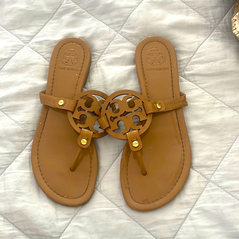 TORY BURCH NUDE SIZE 7